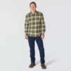 Chemise à carreaux en flanelle d'épaisseur moyenne, coupe décontractée Rugged Flex™, manches longues