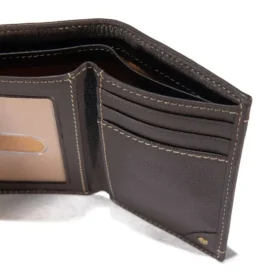 Portefeuille à trois volets en cuir grainé « Milled Pebble »